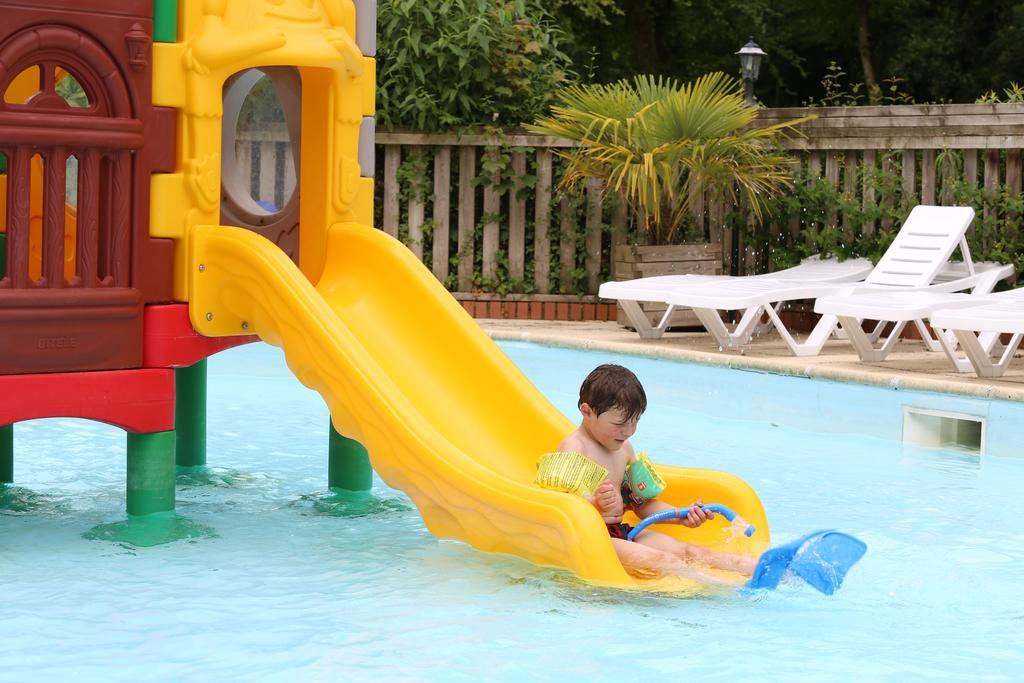 Camping Le Val De Trie Behen Bagian luar foto