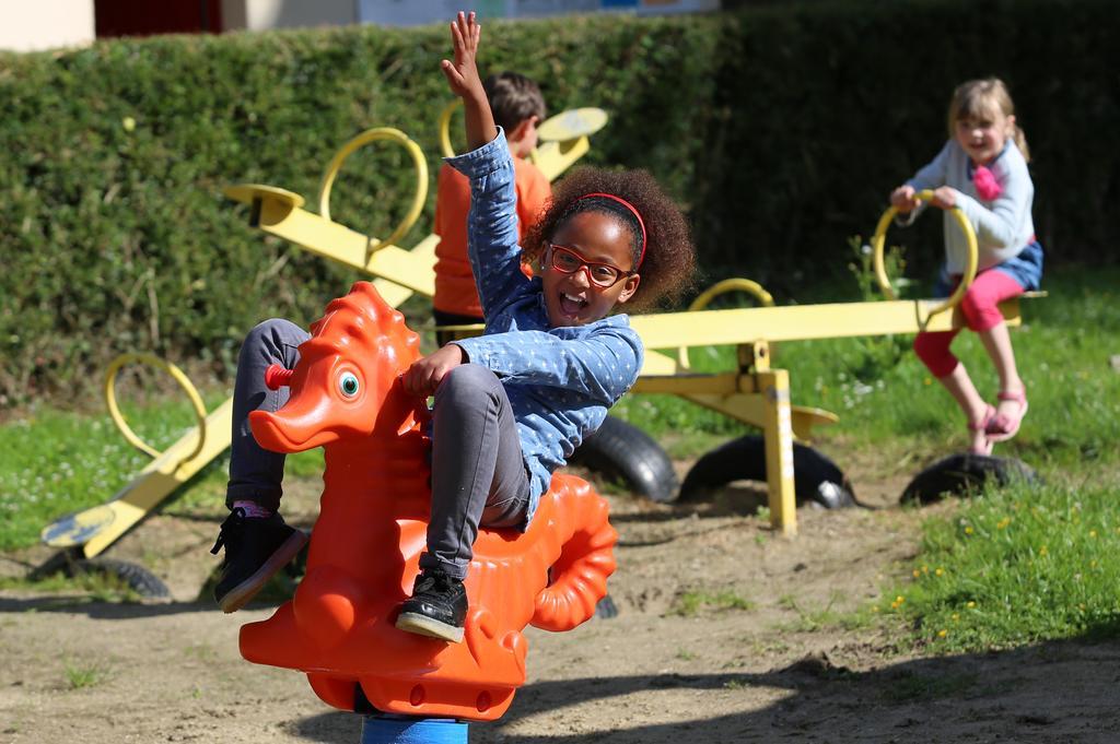 Camping Le Val De Trie Behen Bagian luar foto