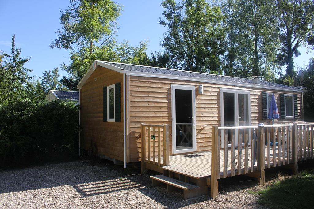 Camping Le Val De Trie Behen Bagian luar foto